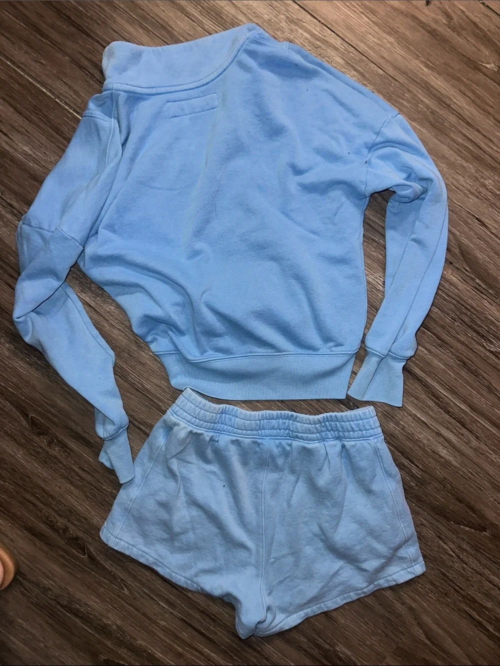 Abercrombie Light Blue Half-Zip Pullover Sweater & shorts